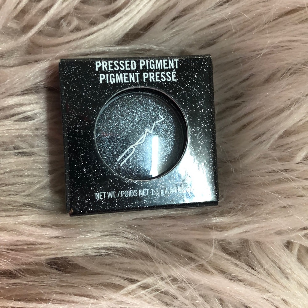 MAC Cosmetic PressedpigmentEyeshadow Prim & Proper